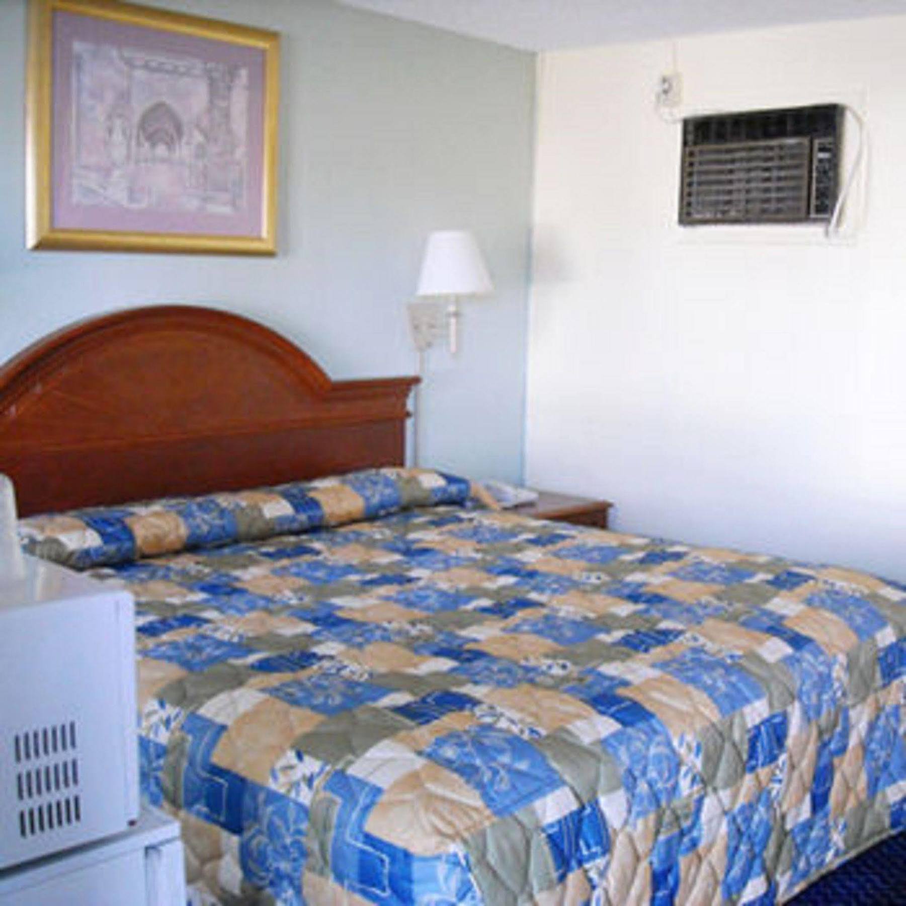 Whispering Pines Motel - Asheville Phòng bức ảnh