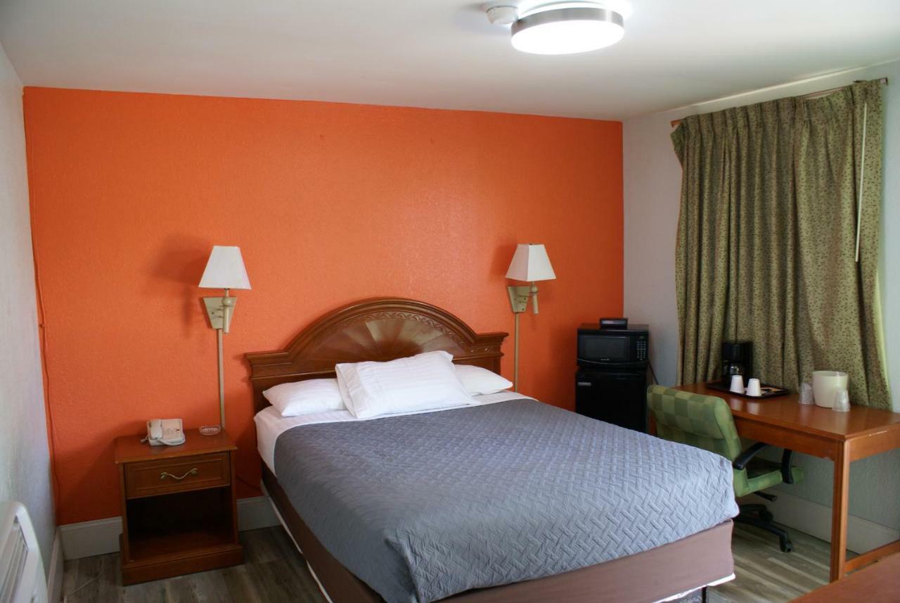 Whispering Pines Motel - Asheville Ngoại thất bức ảnh