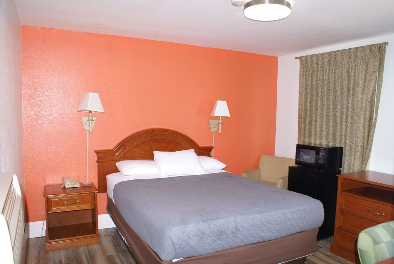 Whispering Pines Motel - Asheville Ngoại thất bức ảnh